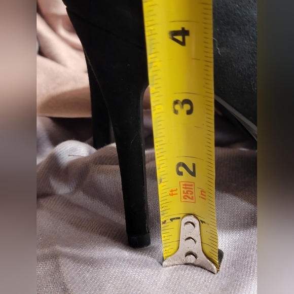 MISMATCHED SIZES***Womens High Heel Pump by Charles David Fur pompom Shoe - Picture 5 of 11